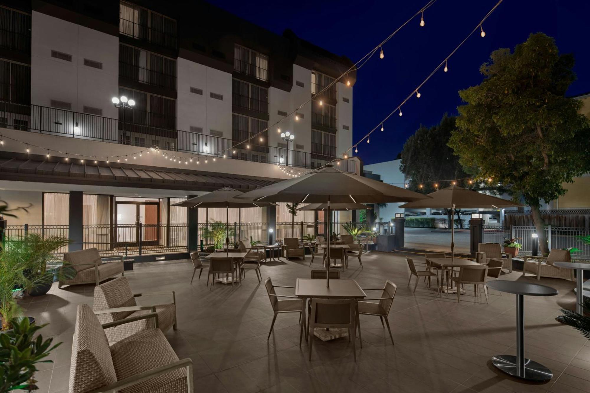 Courtyard San Jose Airport Hotel Eksteriør billede