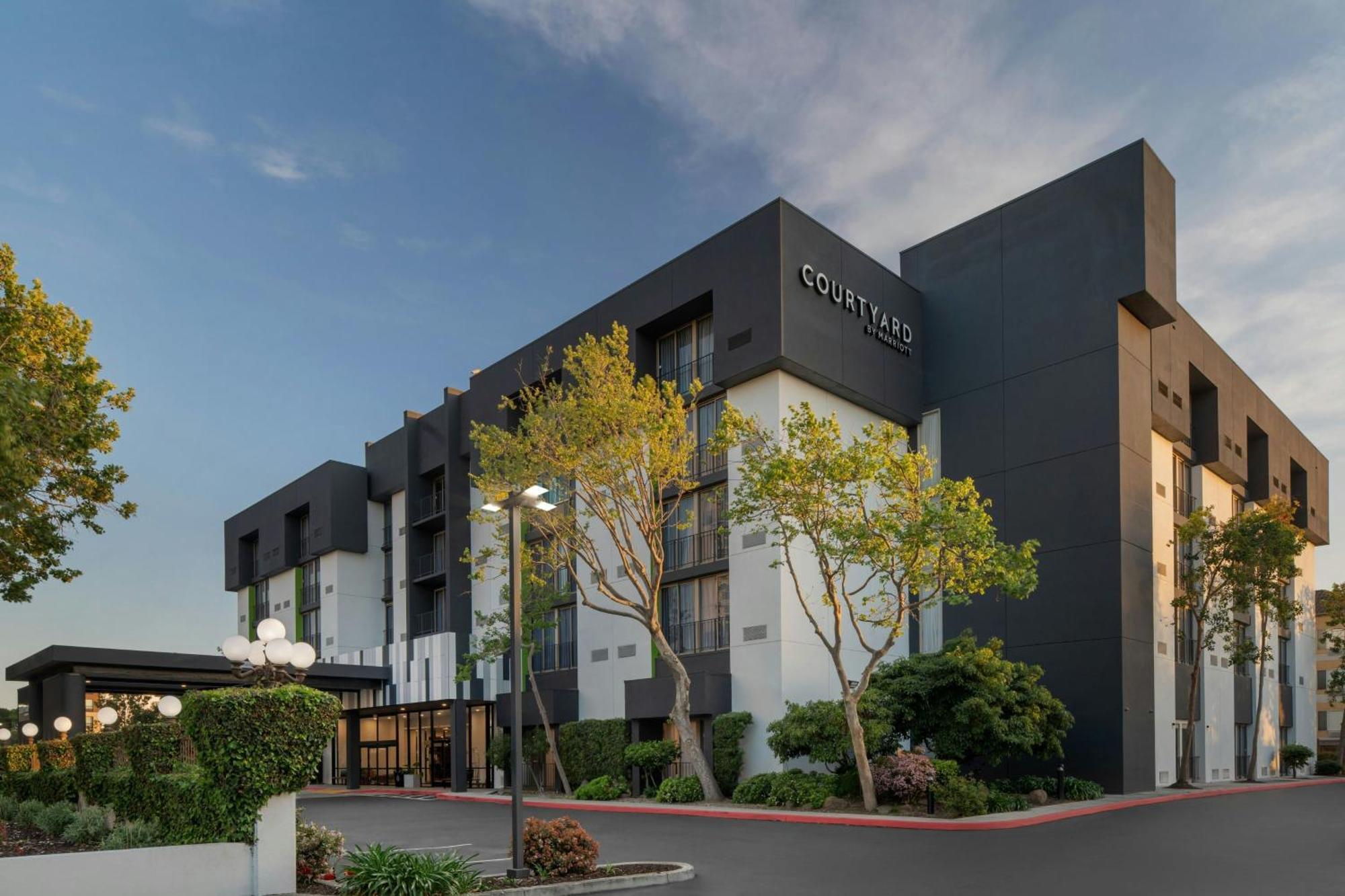 Courtyard San Jose Airport Hotel Eksteriør billede